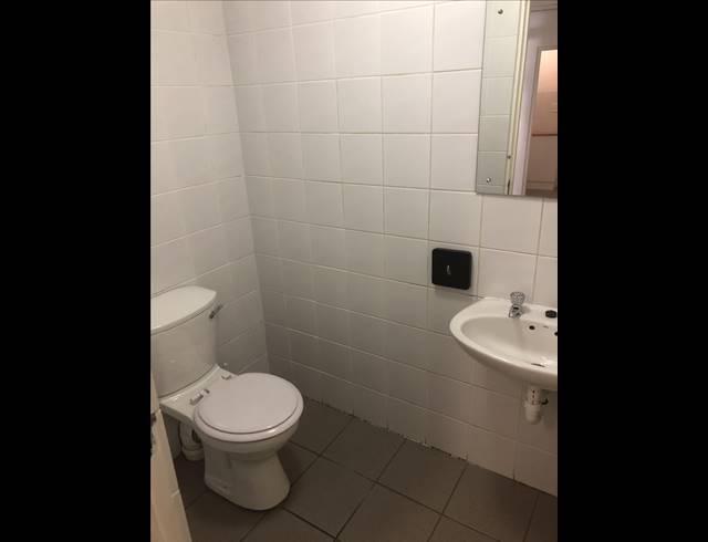 110M² OFFICE TO LET IN SEA POINT